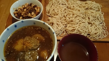 そばとスープと豆の煮物.jpg
